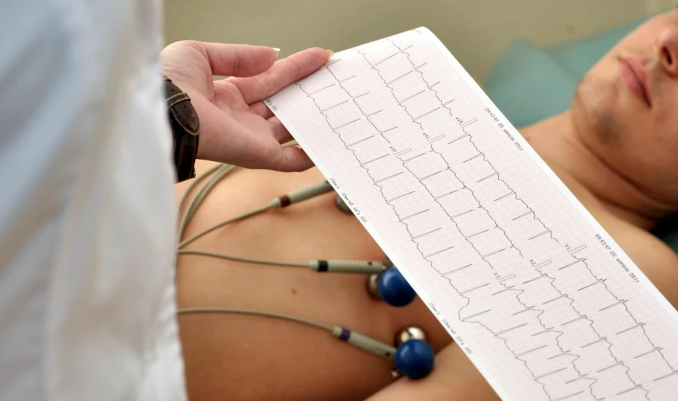 EKQ müayinəsi Bakıda